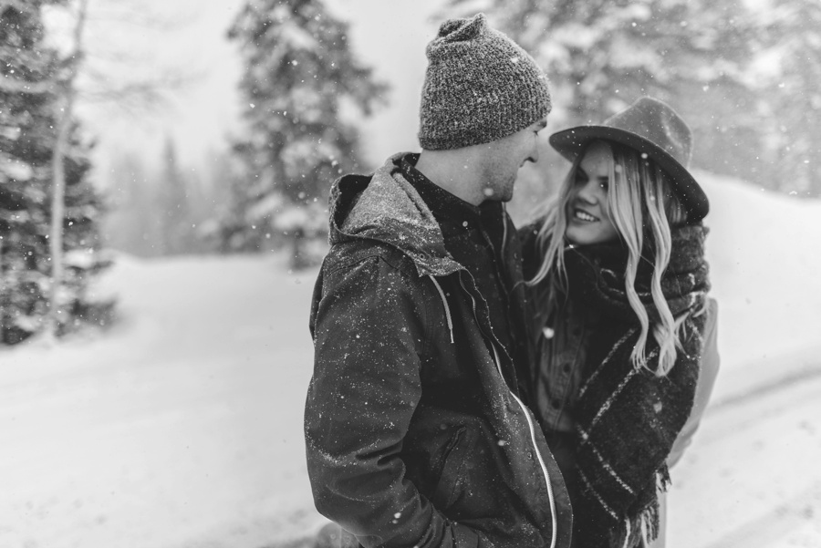 snowy mountain winter engagements_0016