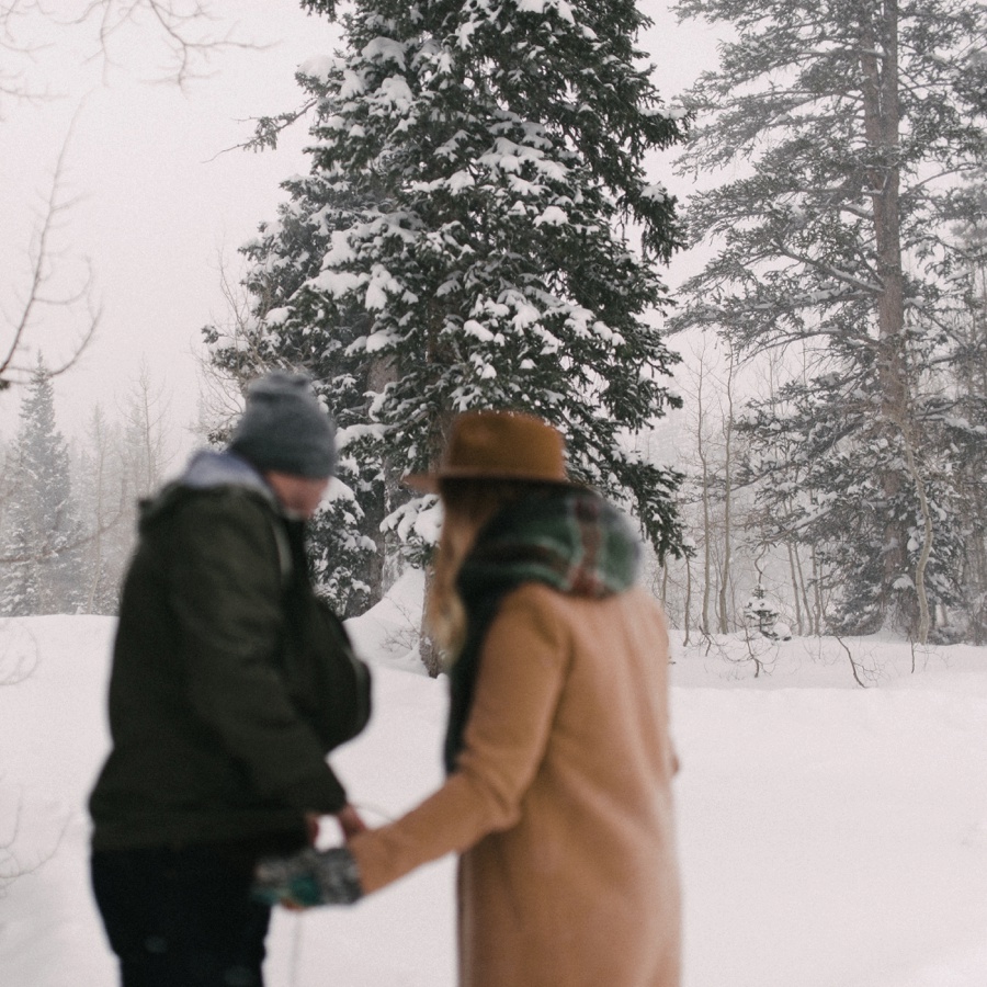 snowy mountain winter engagements_0024