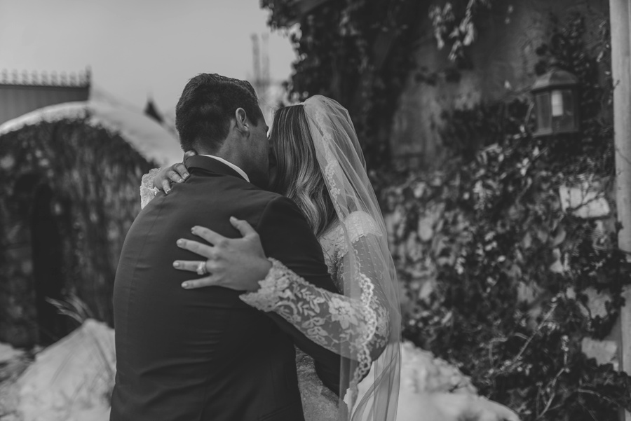 moody winter wedding, lace dress_0225