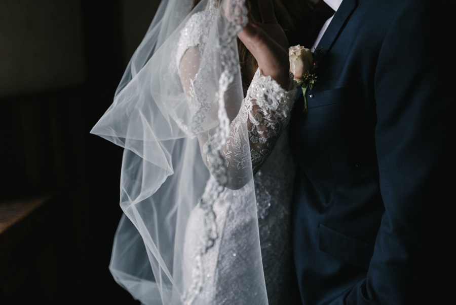 moody winter wedding, lace dress_0242