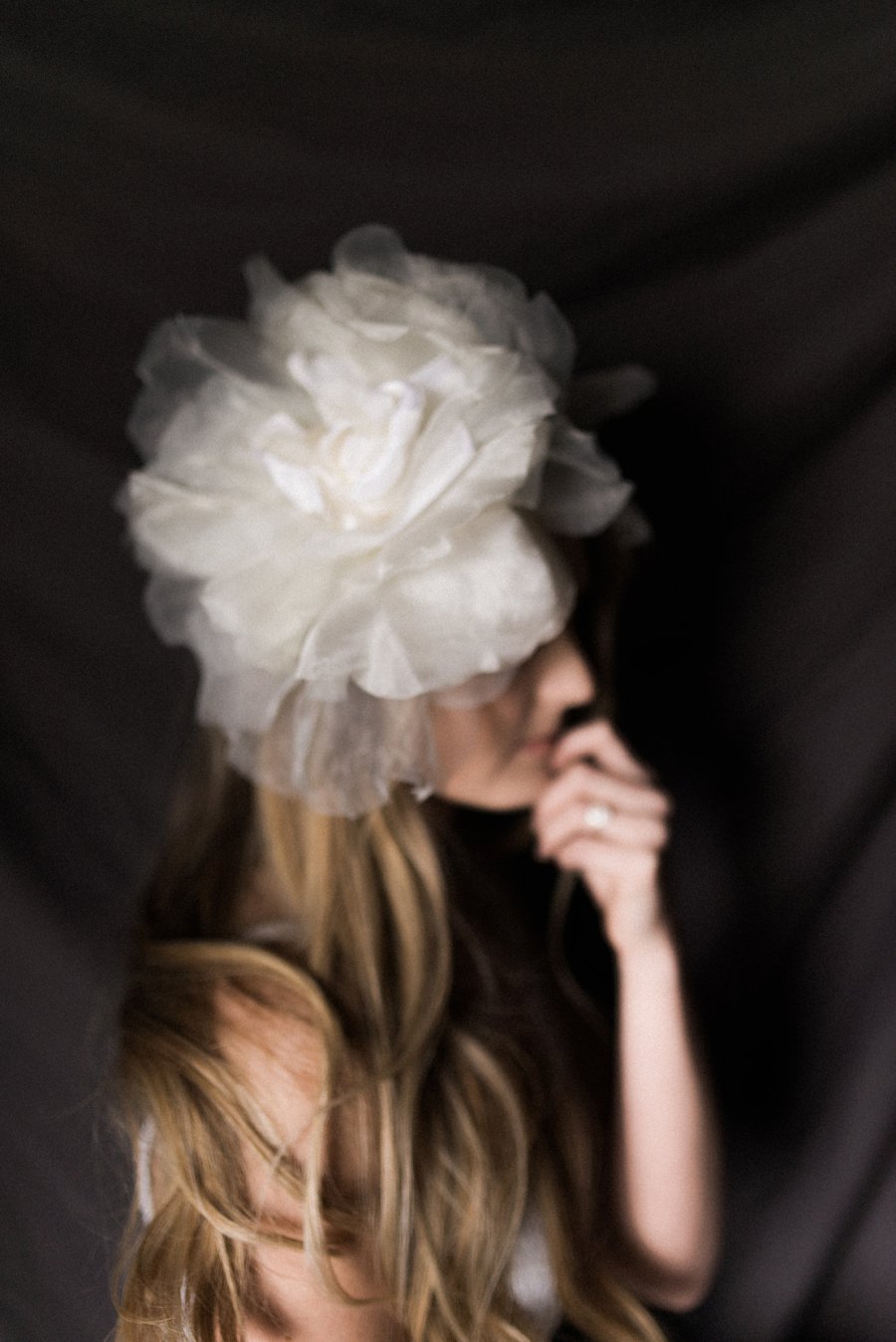 bride la boheme oversized floral headpiece film_0004