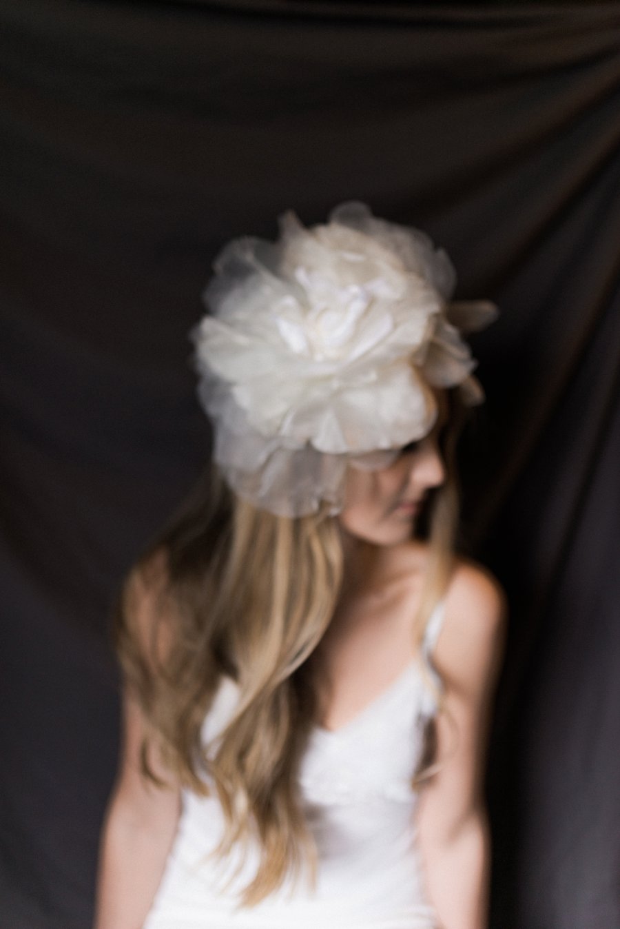 bride la boheme oversized floral headpiece film_0005