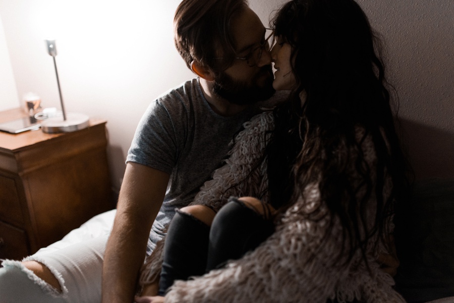 intimate indoor engagements in home couples session_0187