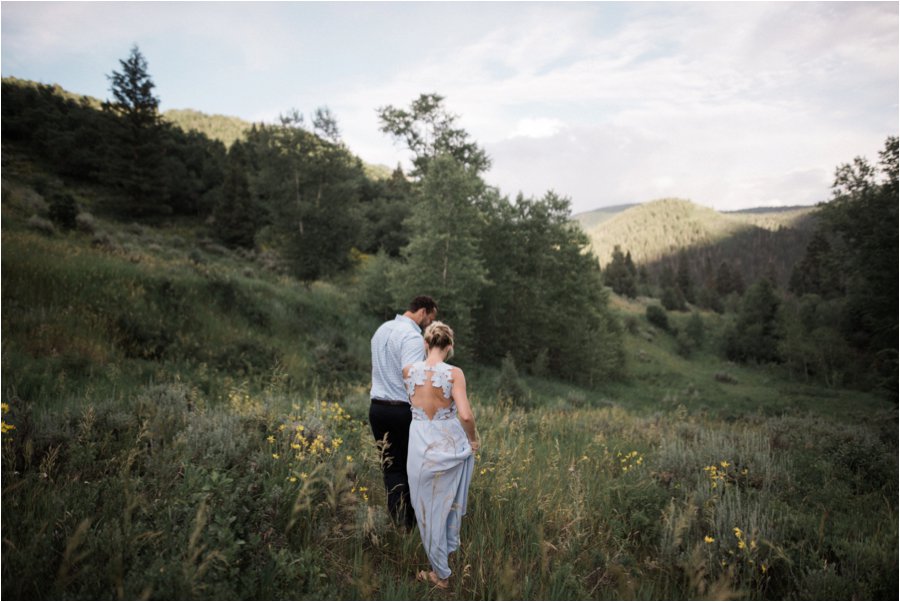 mountain-wedding-engagements-green-engagements-indie-wedding-dress-wedding-flowers_0021