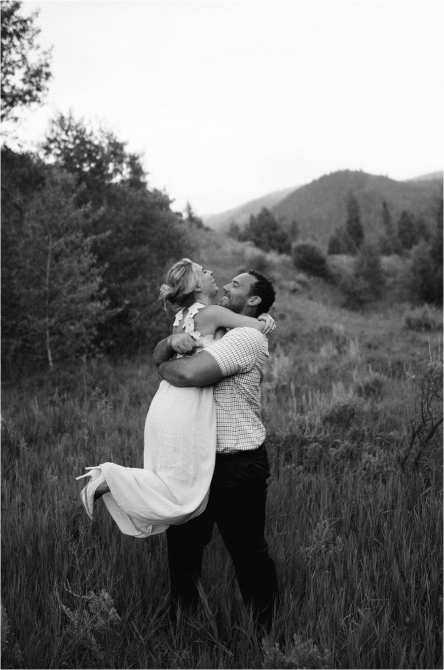 mountain-wedding-engagements-green-engagements-indie-wedding-dress-wedding-flowers_0027