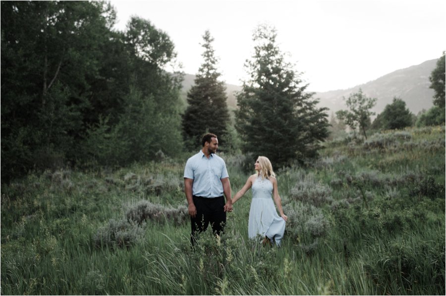 mountain-wedding-engagements-green-engagements-indie-wedding-dress-wedding-flowers_0030