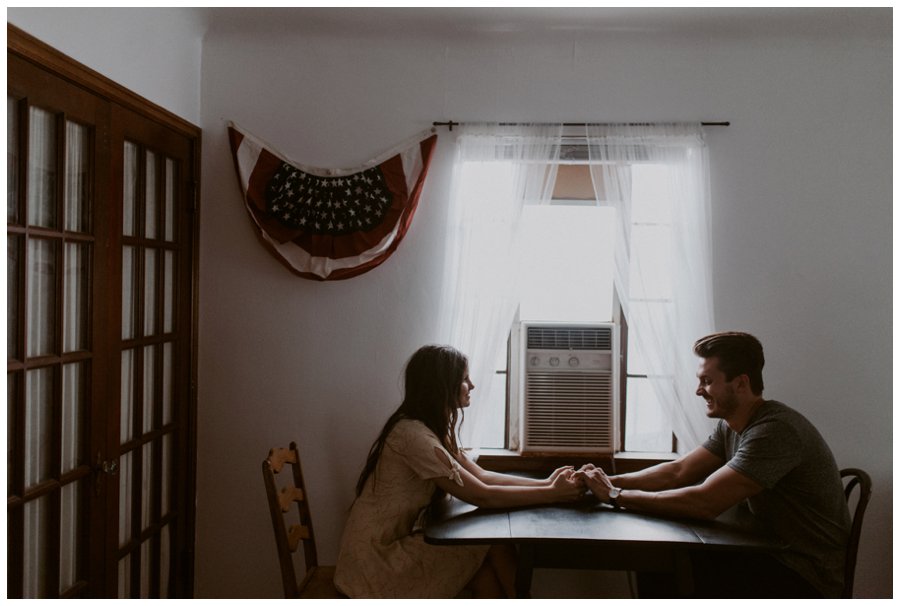 cozy-in-home-session-white-bed-brown-tones-indie-couple_0001