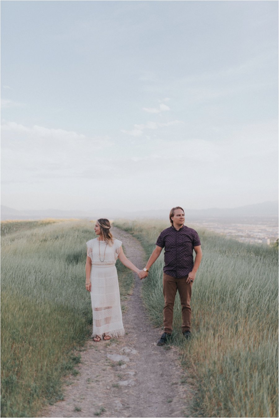 urban-wedding-engagements-city-skyline-intimate-couple-indie-photography_0003