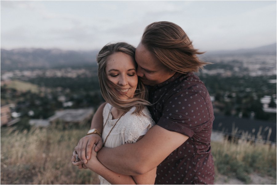 urban-wedding-engagements-city-skyline-intimate-couple-indie-photography_0017