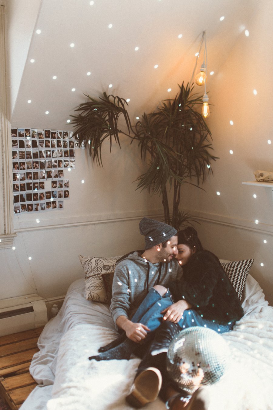 disco-ball-engagements-galaxy-light-engagements-indoor-engagements-indie-couple-indie-wedding-urban-outfitters-couple_0006